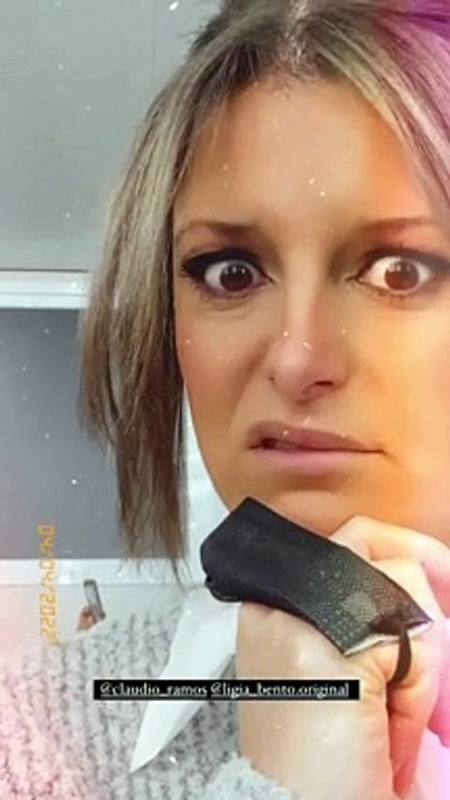 Maria Botelho Moniz apanha Cláudio Ramos em momento peculiar no camarim: "Parecem dois gatos com o cio"