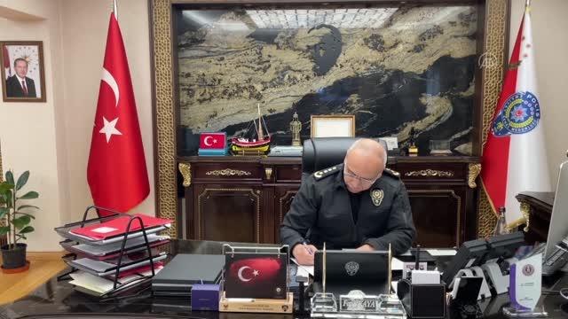 Siyah kuşaklı emniyet müdürü, karateci gençlerle tecrübelerini paylaşıyor