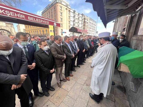 İYİ Parti Trabzon Milletvekili Hüseyin Örs'ün annesinin cenazesi toprağa verildi
