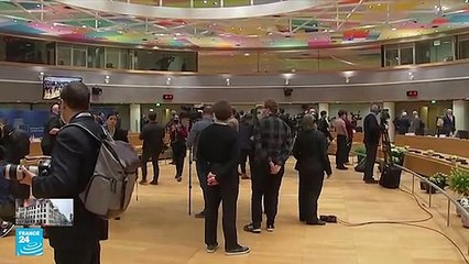 ماكرون يقول إنه يؤيّد فرض عقوبات جديدة على موسكو