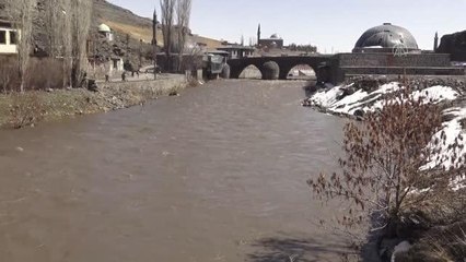 Kars çayında kar erimesi yüzünden saniyede 37 metreküp su akıyor