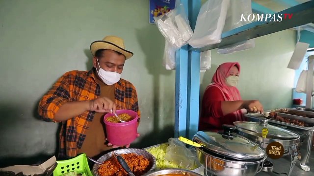 Warung Nasi Bokong Gede Surabaya, Nama Warungnya Unik, Nama Menunya Juga Unik! Rasanya Ueenaak