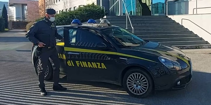 Lucca - Frode fiscale in commercio pallets con società fantasma (04.04.22)