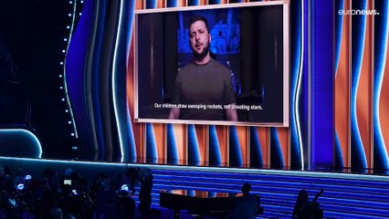 Grammy Awards 2022: la politica sale sul palco con Zelensky. Tutti i premi assegnati