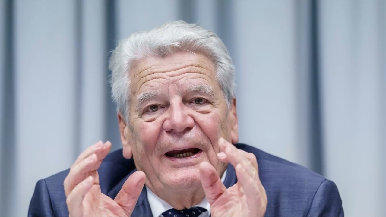 'Wirrköpfiger Diktator in Moskau': Altbundespräsident Gauck äußert sich zu Putin-Hitler-Vergleich
