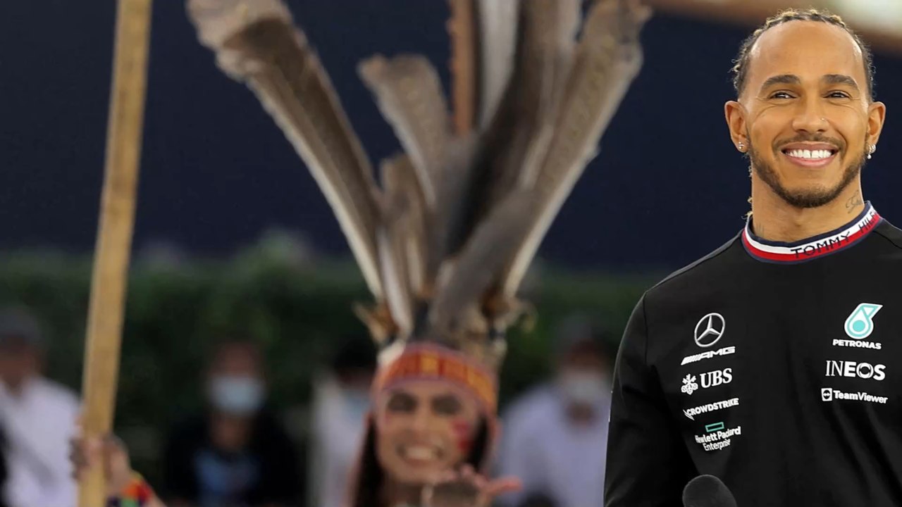 Um seine beste Freundin zu ehren: Lewis Hamilton trägt bald einen Doppelnamen