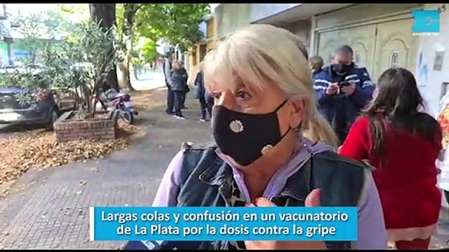 Largas colas y confusión en un vacunatorio de La Plata por la dosis contra la gripe