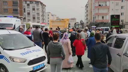 Geri manevra yapan kamyonun altında kalan kadın yaşamını yitirdi