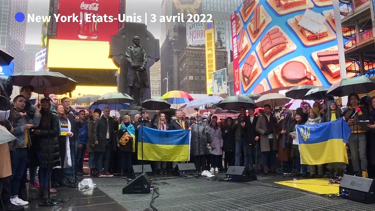 New York: des acteurs de Broadway chantent pour l'Ukraine