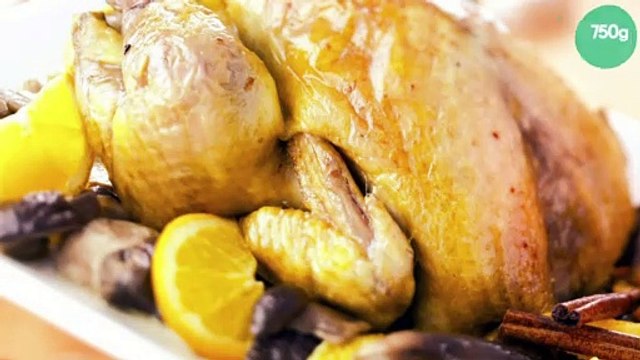 Chapon de pintade Label Rouge rôti aux cèpes, parfumé à l’orange