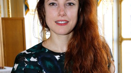 Voici - Un si grand soleil : Hélène Degy (Gaëlle Lestrac) enceinte de son premier enfant !