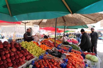 Download Video: Bayburt'ta pazarın zam şampiyonu domates ve marul oldu