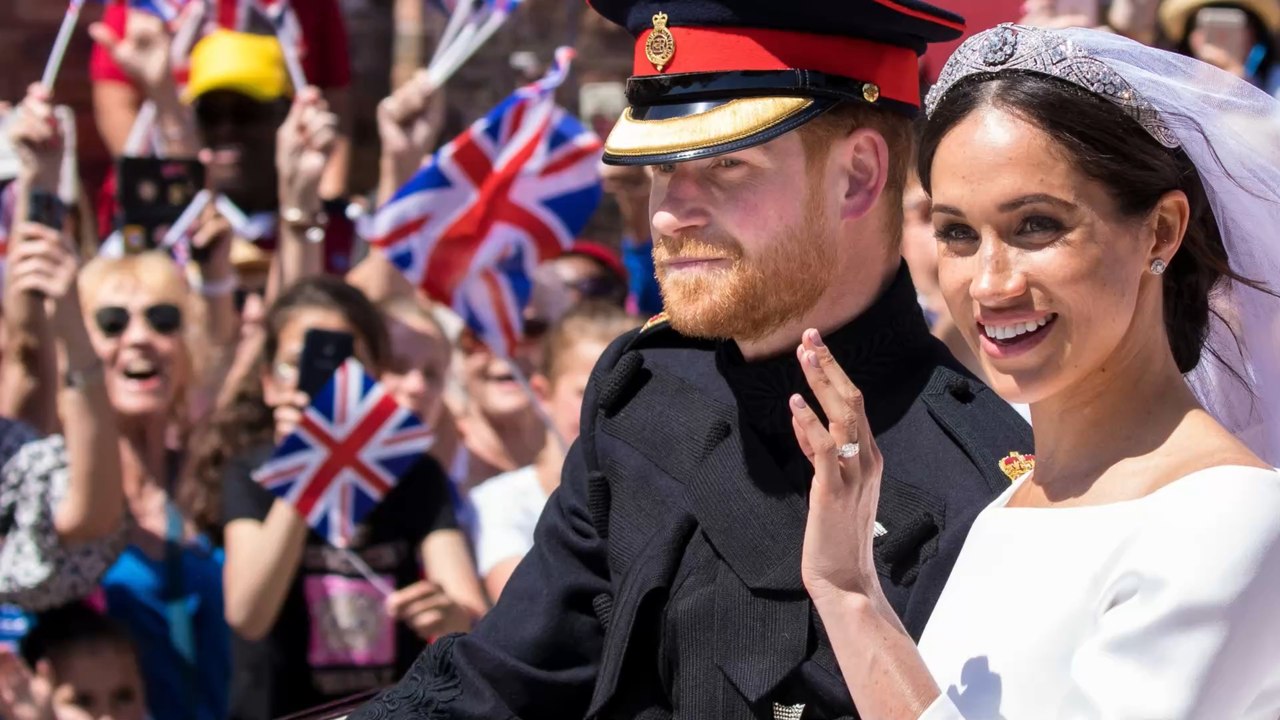 Royals-Experte verrät: Diese geheime Vereinbarung haben Meghan und Charles vor ihrer Hochzeit getroffen