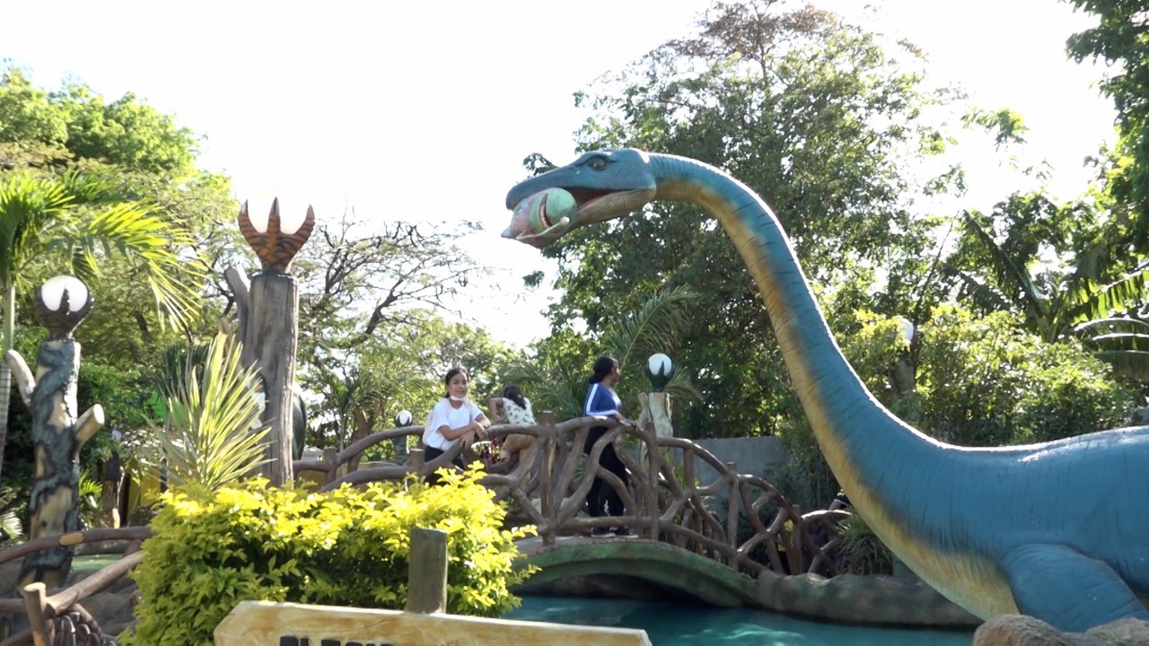 Parque Saurio conquista por igual a niños y adultos