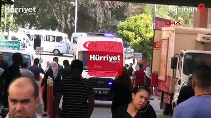 Eşini 3 çocuğunun gözü önünde bıçakladı