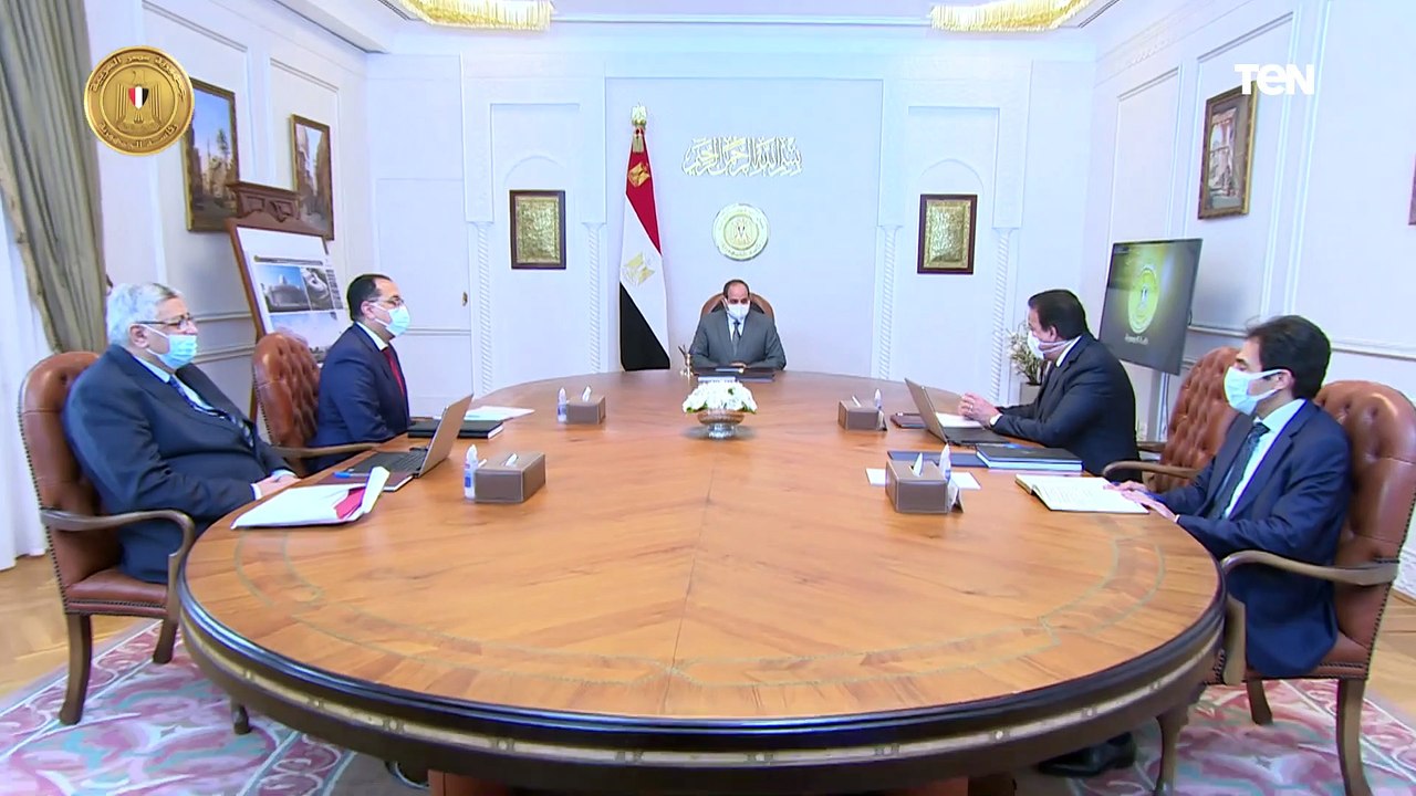 السيسي يتابع تنفيذ المشروعات القومية ويوجه بتطوير معهد ناصر ليصبح مركزا بحثيا ومدينة طبية متكاملة