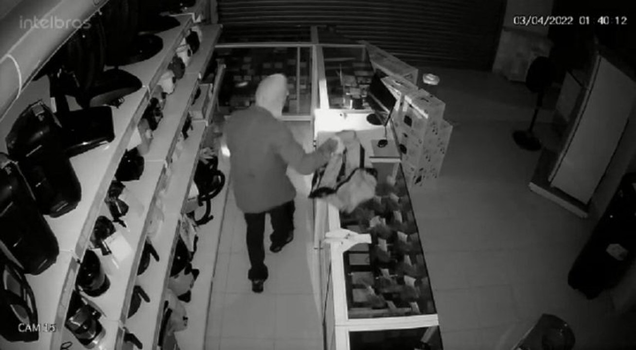 Loja é arrombada por ladrão pela segunda vez em apenas 15 dias, na cidade de Triunfo