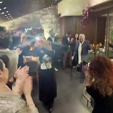 Haldun Dormen 94. yaşını dans ederek kutladı