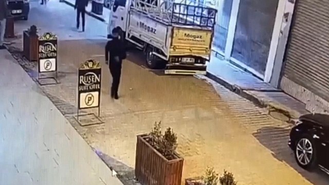 Van’daki kapkaç ve hırsızlık olayı kameralara takıldı