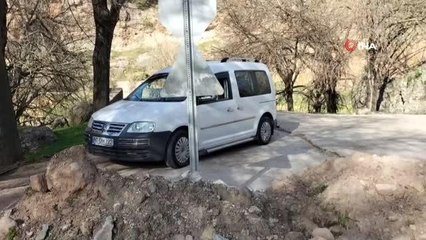 Heyelan nedeniyle kapanan yollarının bir an önce açılmasını istiyorlar