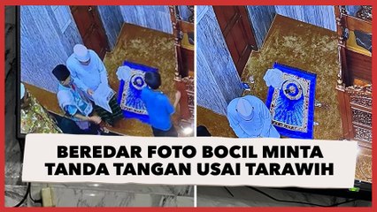 Beredar Foto Bocil Minta Tanda Tangan Ustaz Usai Tarawih, Warganet Nostalgia