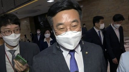 민주당 "인수위, 폭주 자동차 같아...오만함, 도 넘어" / YTN