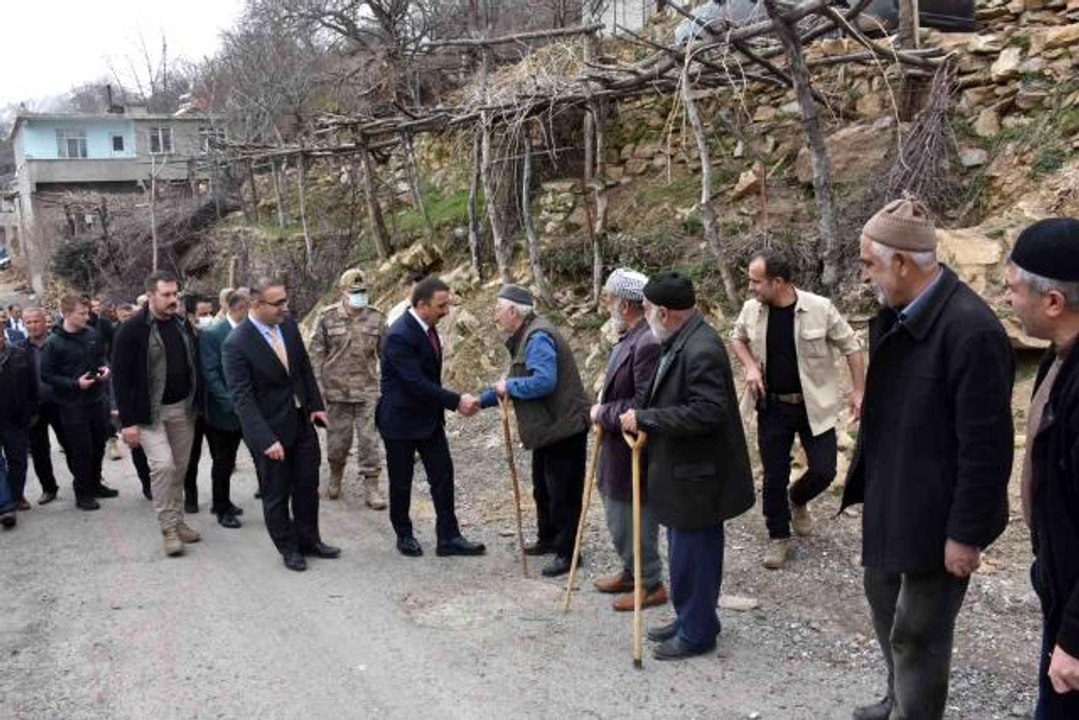 Siirt Valisi Hacıbektaşoğlu, Şirvan ilçesinde incelemelerde bulundu
