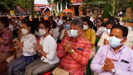 ศรีสะเกษ หลวงพ่อพุฒนำคณะศิษยานุศิษย์ประกอบพิธีเทวตาพลี อุทิศส่วนกุศลแด่เทวดาบอกกล่าวหลวงปู่สรวง