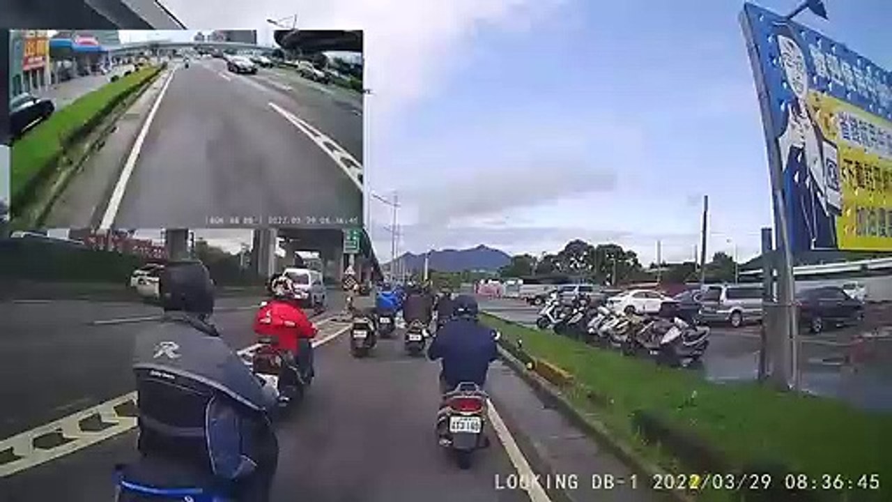 影／女騎士神鑽車自摔 下秒肉身猛撞橋墩 11萬網看傻