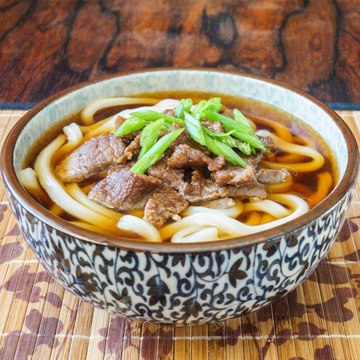 Cách nấu mì Udon thịt bò đậm đà, chuẩn vị Nhật Bản