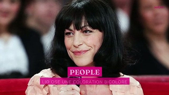 Lio ose une coloration bicolore qui divise ses fans