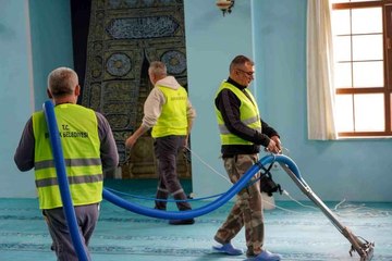 Bilecik'teki camilerde Ramazan temizliği