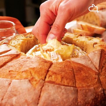 Pain farci au camembert rôti