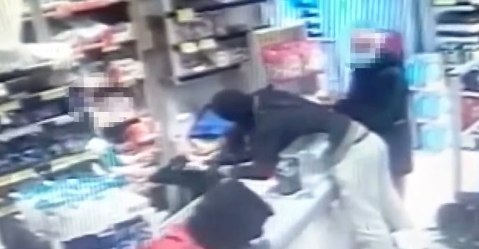 Bitonto (BA) - Rapinano supermercato, fermati dalla Polizia: uno ha 14 anni (05.04.22)