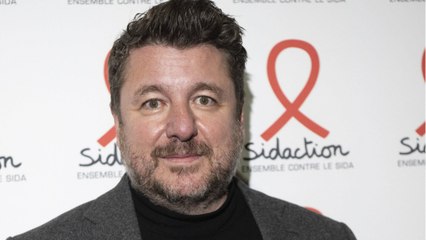 Voici - Mask Singer : Bruno Guillon est-il le cerf ? Pourquoi l’animateur est-il soupçonné par son entourage