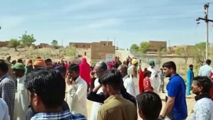 Watch Video: सड़क पर दौड़ रही बस में आया करंट, तीन की मौत