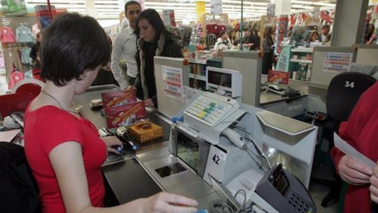 Insultes, incivilités et gestes déplacés : des caissières racontent leur quotidien