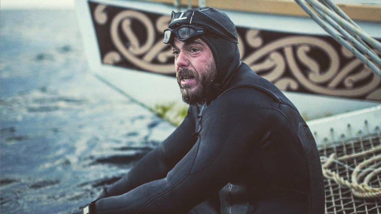 En seulement 157 jours, ce guerrier britannique a effectué le tour de la Grande Bretagne à la nage