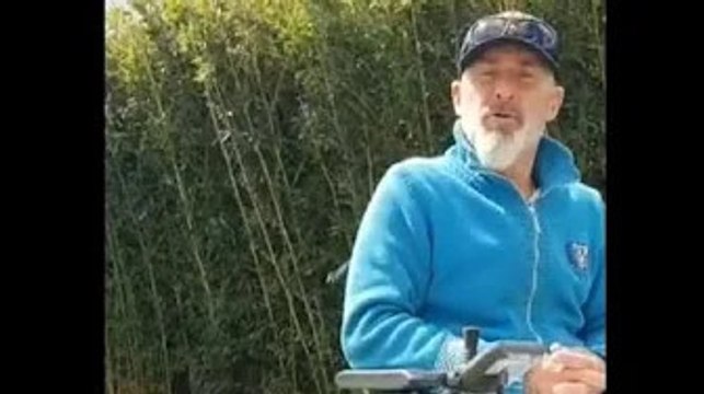 Vincent Lagaf : en fauteuil roulant, il donne de ses nouvelles après son accident