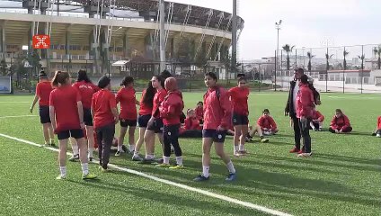 "Kızsın futbol oynayamazsın" dediler, iki farklı branşta milli oldu!