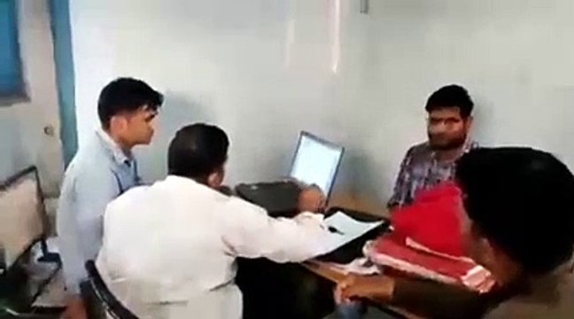 Bribe : दो हजार लेकर 5 सौ रुपए लौटाने वाला पटवारी (Patwari) गिरफ्तार(Arrested), देखें video