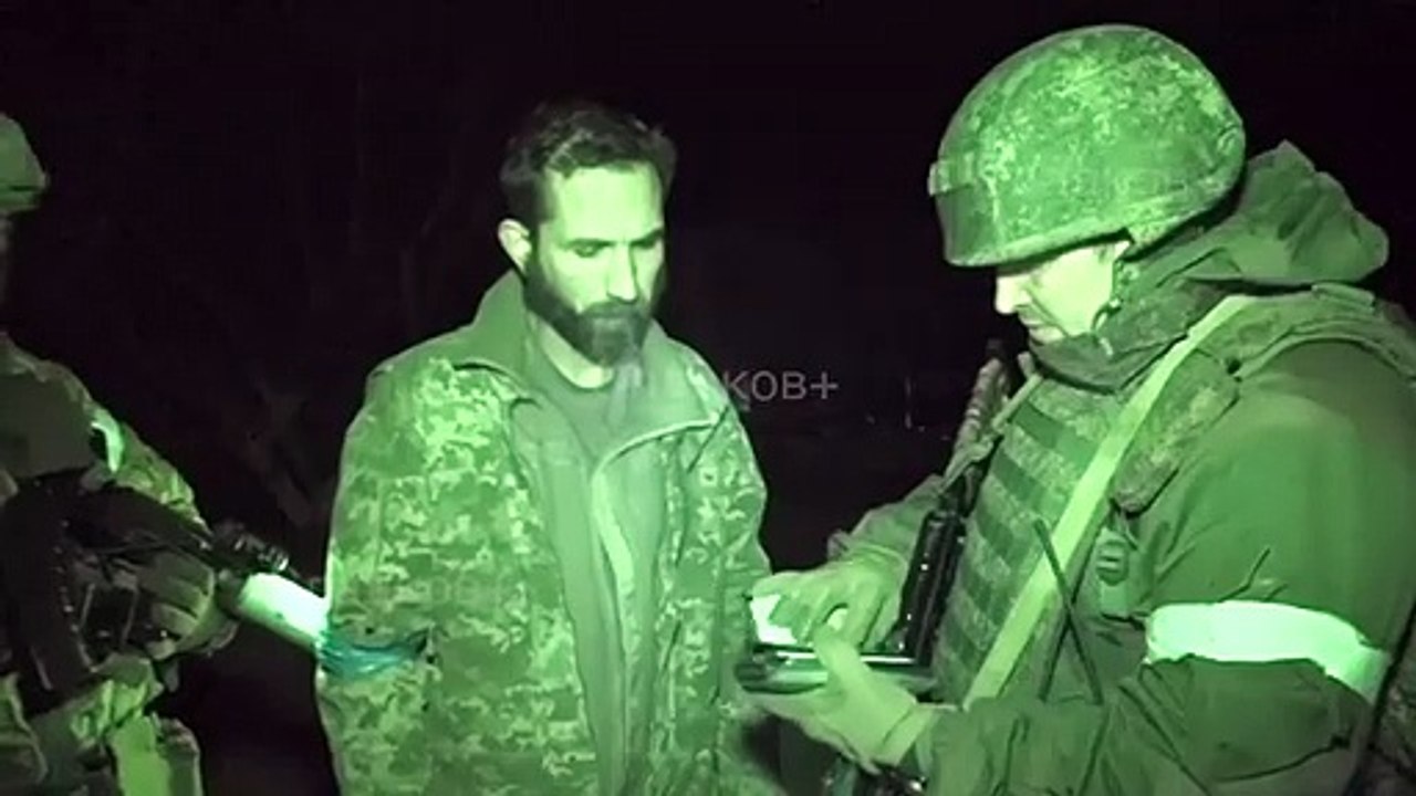 Мариуполь. Украинские морпехи сдаются в плен