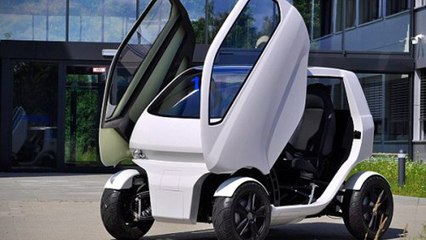 Une étonnante voiture semi-autonome capable de rétrécir pour se garer