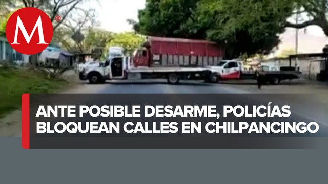 Policías comunitarios bloquean carretera libre Chilpancingo-Acapulco, Guerrero