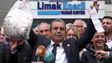 CHP Bursa il teşkilatı elektrik faturasını 5 TL'lik banknotlarla ödedi