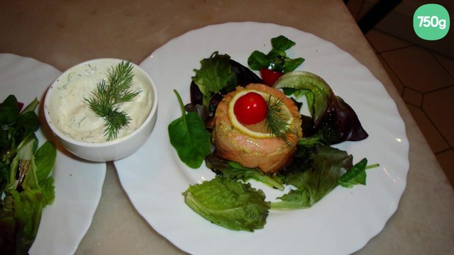 Timbales de saumon fumé à la mousse de courgettes