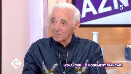 VOICI Charles Aznavour révèle la promesse qu'il a faite à sa soeur