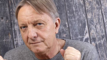 GALA VIDÉO – Le frère jumeau de Renaud raconte comment la célébrité du chanteur a créé « une césure » dans leur famille