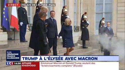 GALA VIDEO  - Brigitte et Emmanuel Macron complètement enfumés par l’imposante Cadillac de Donald Trump