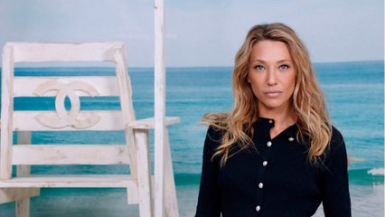 GALA VIDÉO - Laura Smet : son clin d’œil à David Hallyday, à la veille d’une audience décisive concernant la succession de Johnny